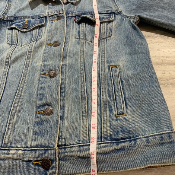 Levi's Jean Jacket - Picture 9 of 9